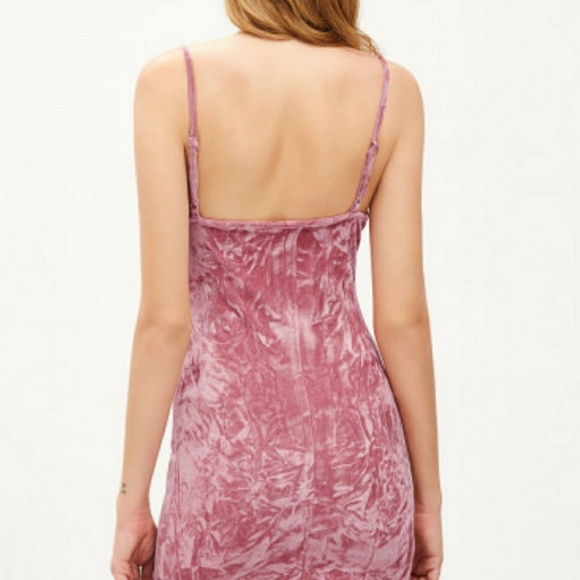 🦋LAST ONE🦋Crushed Velvet Dress - Picture 6 of 7